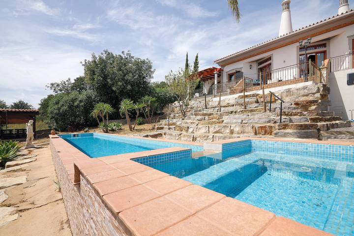 Villa pour 5 personnes, avec jardin - 1