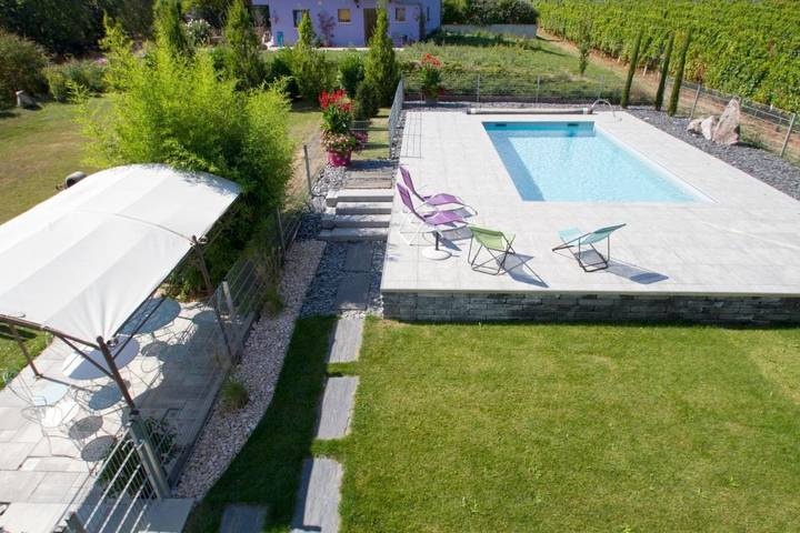 Gîte pour 3 personnes, avec vue ainsi que jardin et piscine à Vœgtlinshoffen