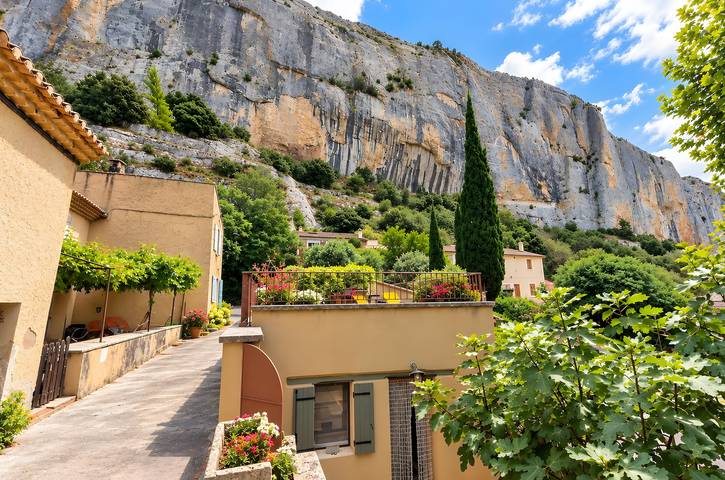 Charming House with Stunning Views and Rooftop Terrace in Lioux, Parc naturel régional du Luberon