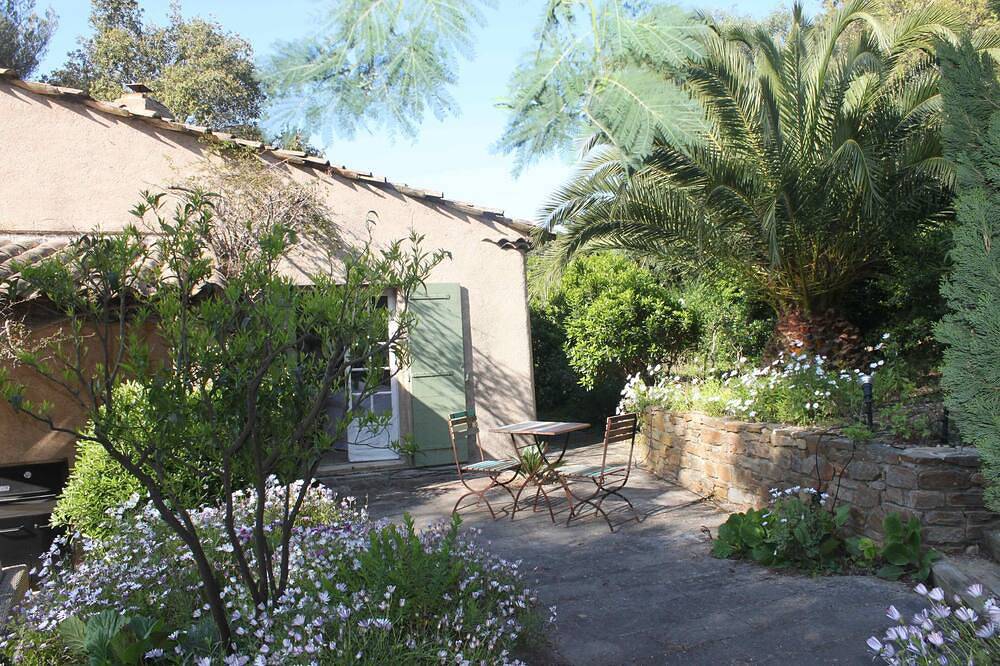 Villa mit Südausrichtung, am Meeresufer, privates Anwesen am Cap Bénat in Cap Bénat, Bormes-les-Mimosas