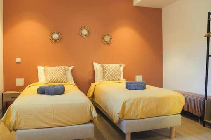 Apartamento entero, Vénus Apartment - 100 m² with outdoor Spa in the heart of Lunel in Lunel, Costa mediterránea (Francia)