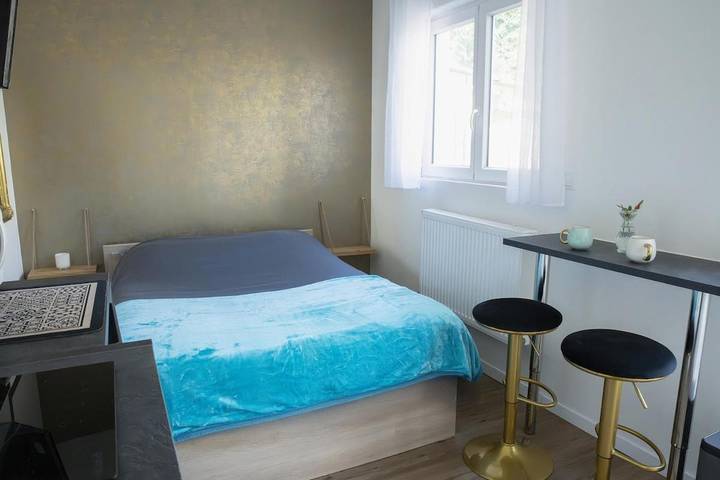 Location de vacances pour 2 personnes, avec jacuzzi et sauna ainsi que terrasse et piscine à Caudebec-lès-Elbeuf - 2