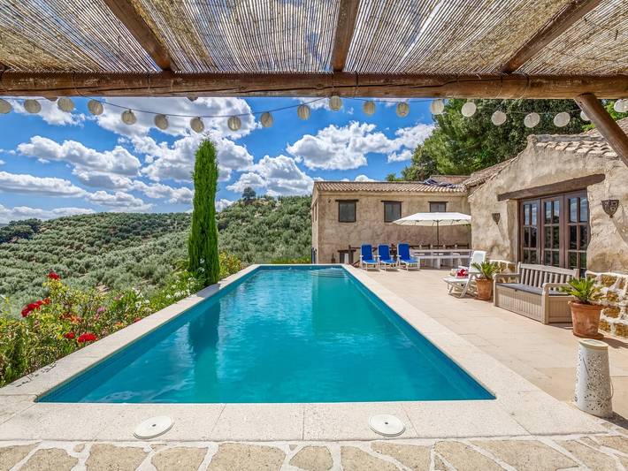 Casa rural para 11 personas, con jardín y piscina en Montefrío