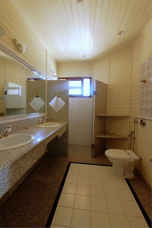 Ferienwohnungen Bombinhas mit 7 Suiten, Pool, Wlan, Pool und Grill in Bombinhas, Litoral Catarinense