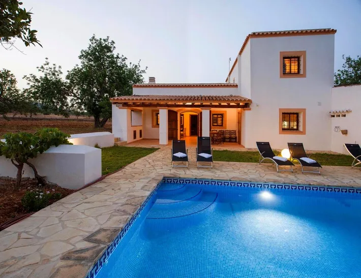 Chalet para 8 personas, con jardín y piscina - 1