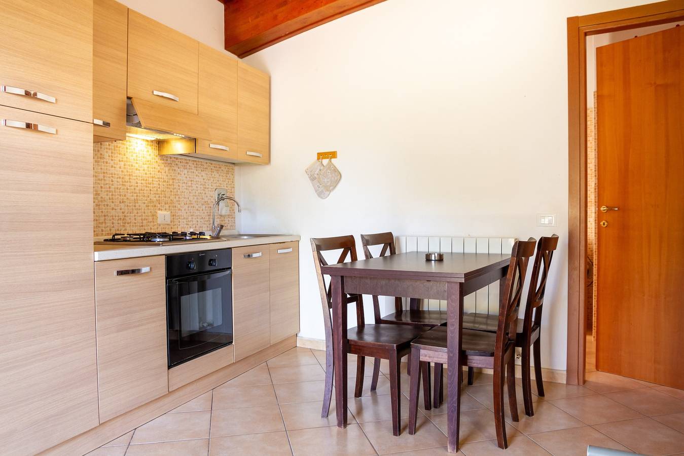 Ganze Wohnung, Ferienwohnung 'Aria' in Strandnähe mit Gemeinschaftsterrasse und Balkon in Follonica, Etruskische Küste
