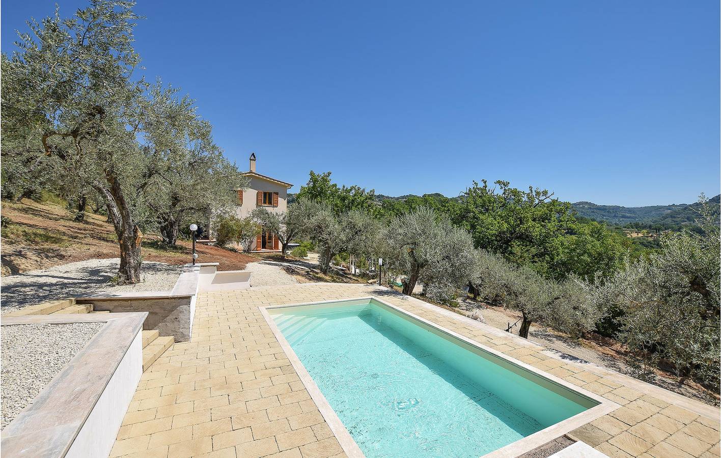 Casa vacanza per 8 persone con piscina in Toffia, Terminillo