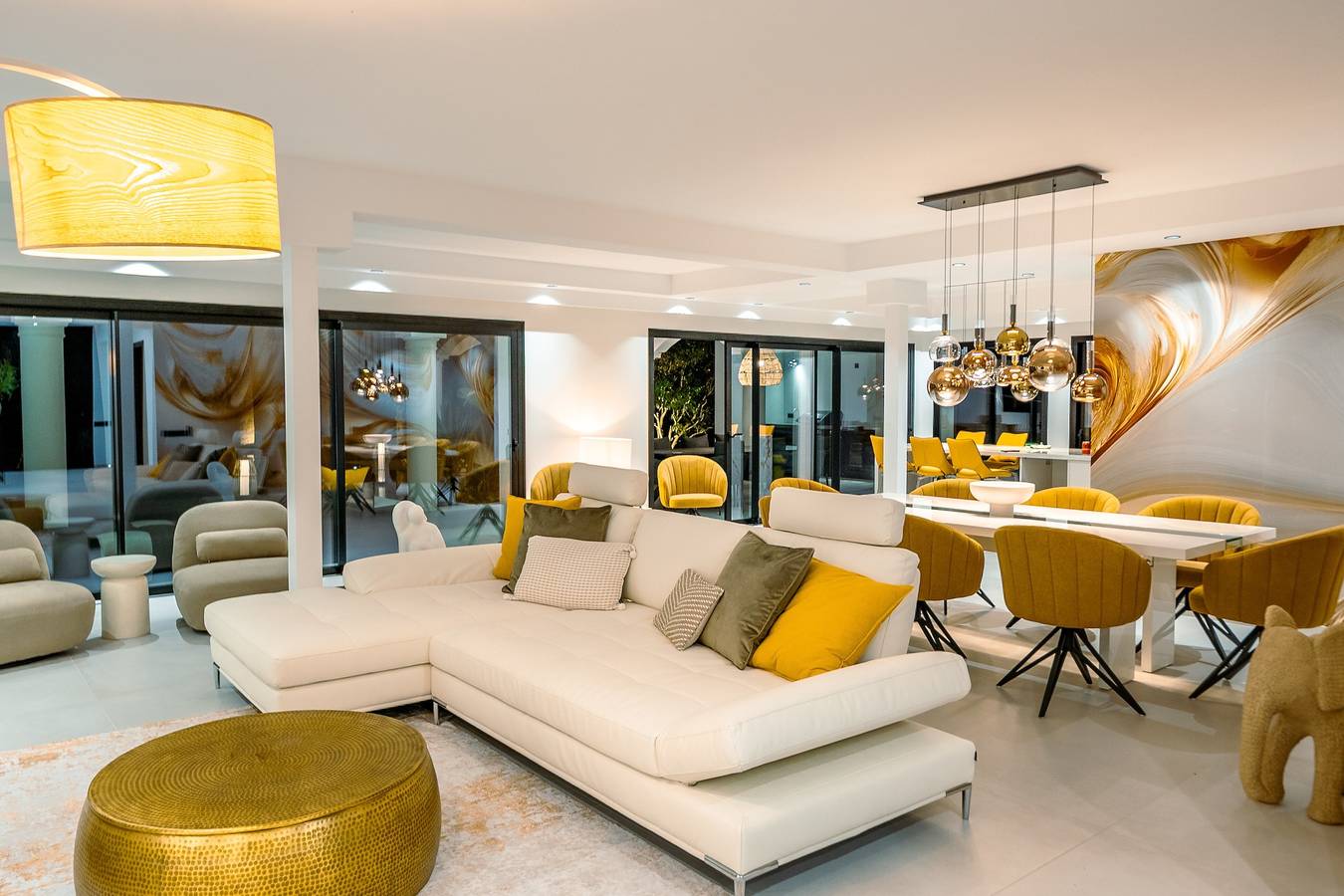 Villa 'Beach-side 5B' with Private Pool, Private Terrace and Air Conditioning in Benamara Gardens, Estepona