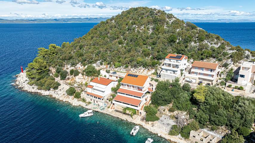 Gîte pour 6 personnes, avec balcon/terrasse dans Lastovo - 2