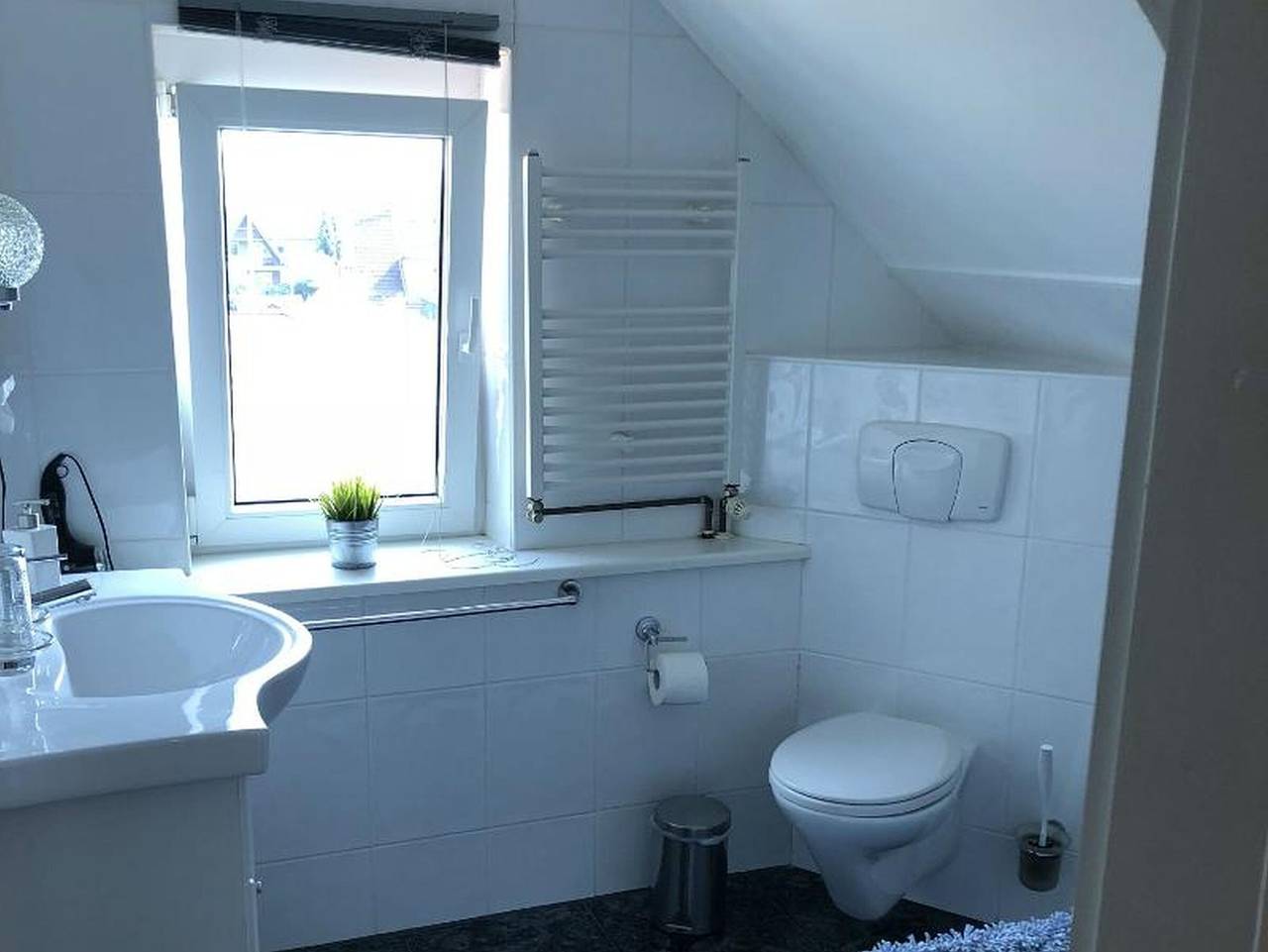 Entire apartment, Holiday Apartment (1st Floor) for up to 2 Guests in Laatzen, Hanover Region