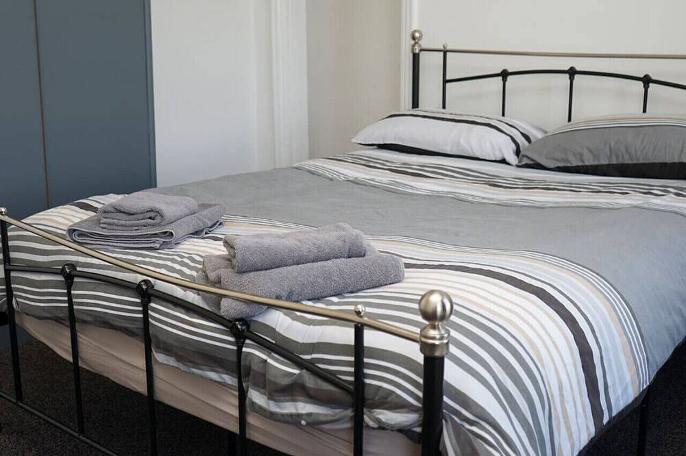 Hullidays》University Quarter 4 Bed House in Kingston-upon-Hull, Yorkshire and the Humber