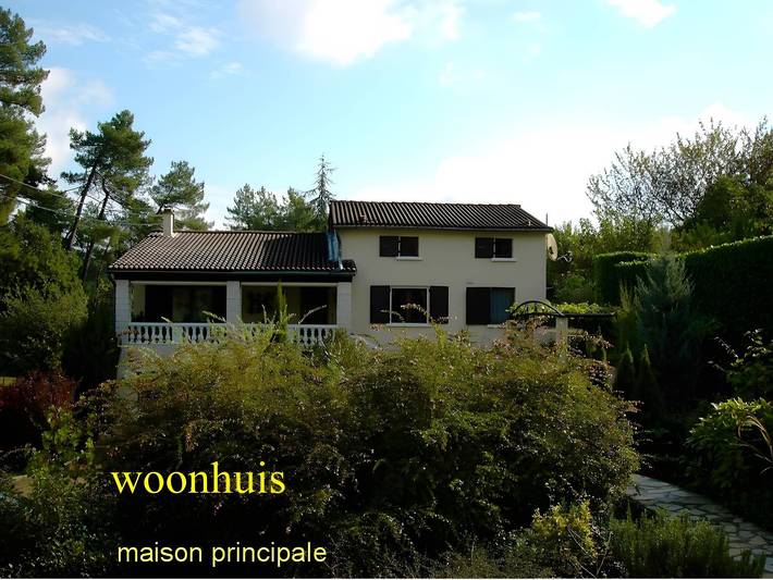Casa de vacaciones 'Le Figuier' con vistas a la montaña, piscina compartida y Wi-Fi in Molières-sur-Cèze, Cevenas