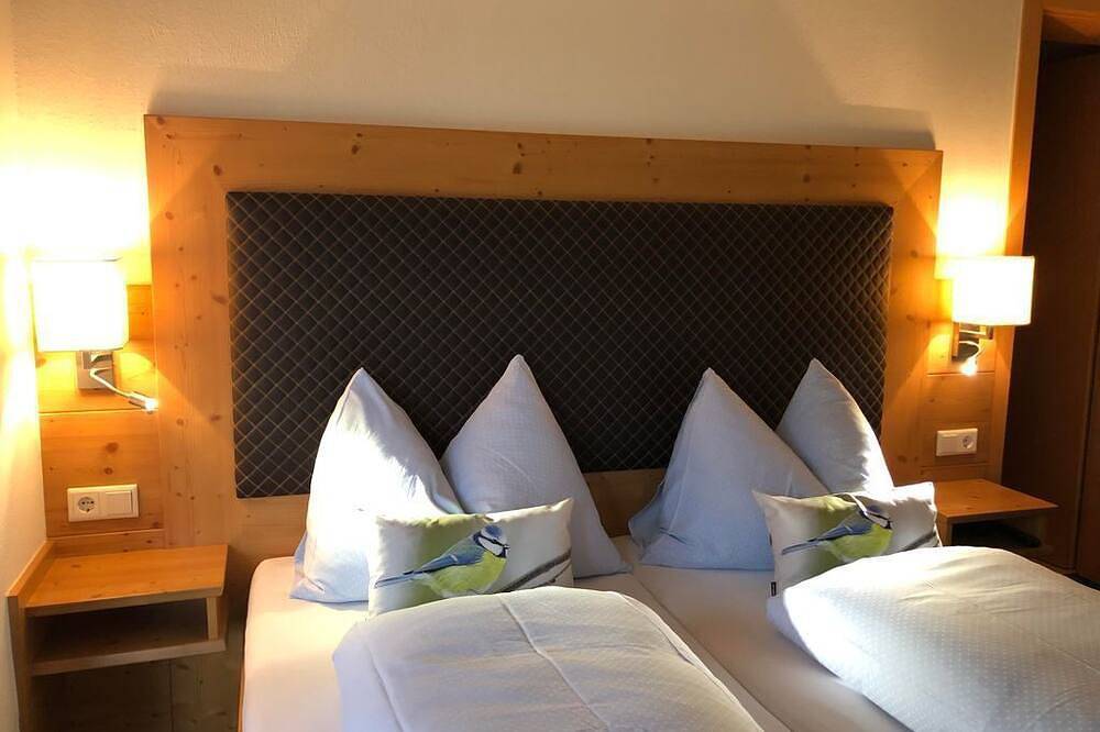 Ganze Wohnung, Doppelzimmer mit Balkon und Seeblick - Haus Hirschpoint in Salzkammergut-Berge, Faistenau