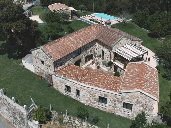 Casa rural para 2 personas, con Terraza y Jacuzzi además de Jardín y Piscina en Meis