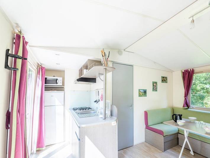 Camping pour 6 personnes, avec terrasse en Rhône-Alpes - 4