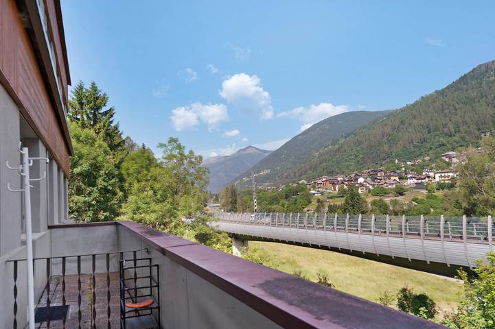 Appartamento intero, Appartamento 'Marilleva 900 Kristall' con vista sulle montagne, terrazza condivisa e Wi-Fi in Marilleva, Mezzana