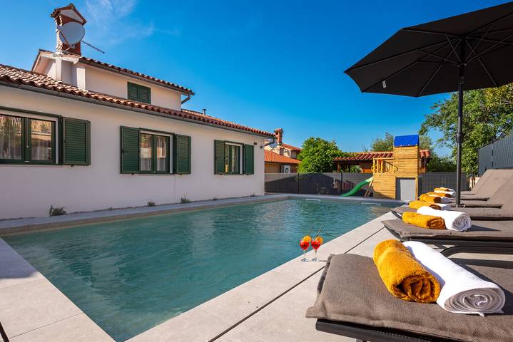 Villa für 6 Personen, mit Terrasse und Pool in Labin - 4