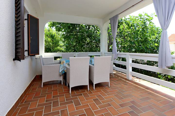 Ferienwohnung für 6 Personen, mit Balkon/Terrasse in Novalja