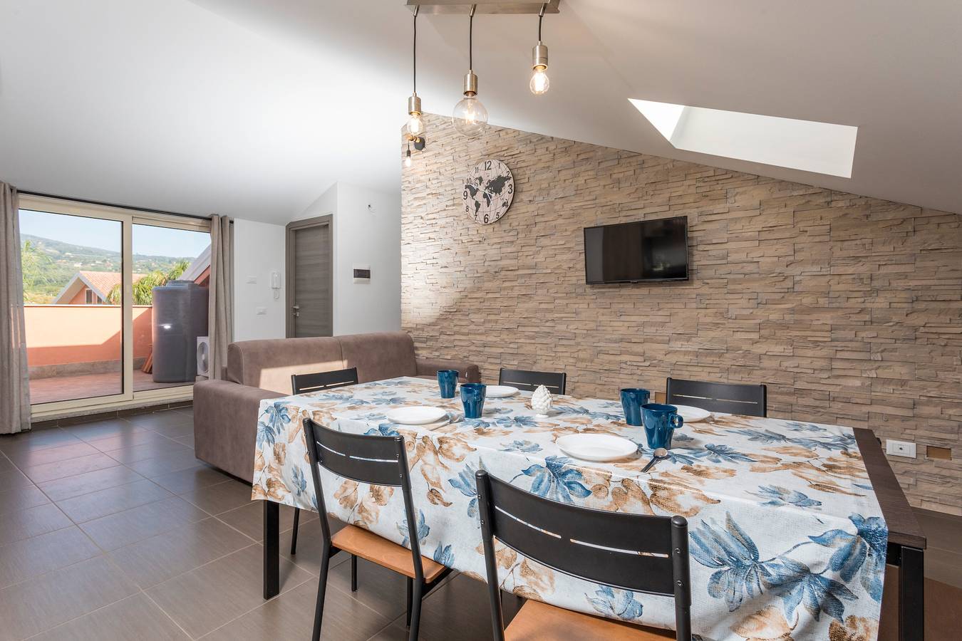 Appartement entier, Appartement 'Sophia' avec Vue sur la Montagne, Terrasse Commune et Climatisation in Fiumefreddo di Sicilia, Province de Catania