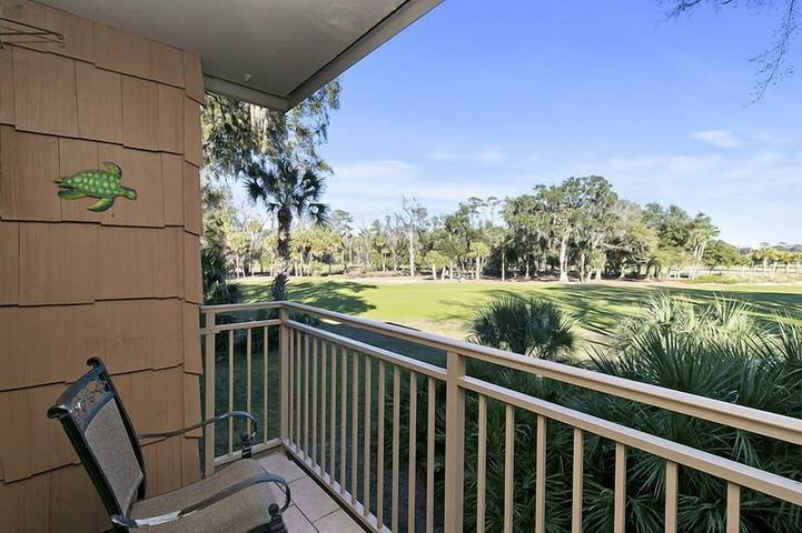 Vacation rental for 6 people, with pool and balcony in Sea Pines