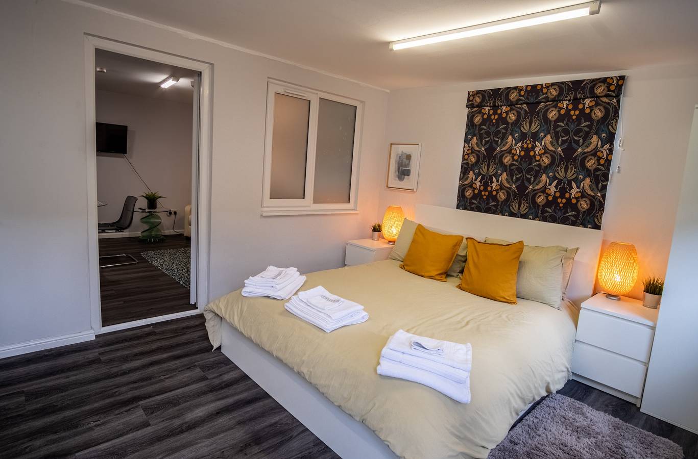 1 Bed-Sleeps 4-Private Garden-Free Parking in Hertfordshire