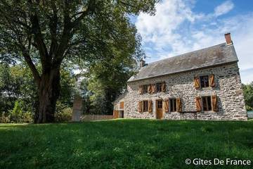 Gîte pour 6 personnes, avec balcon et jardin, animaux acceptés dans Virlet