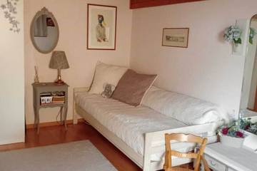 Villa for 5 Guests in Saint-Aubin-Sauges, Canton of Neuchâtel, Picture 3