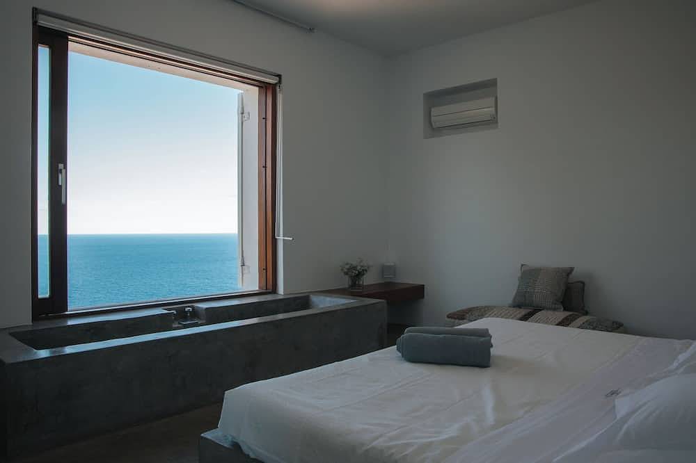 Minimalist 6-bedroom villa with breath taking sea views and sunset in Na Xamena in San Miguel de Balansat, San Juan Bautista