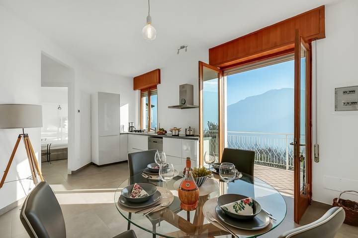 Ferienwohnung für 5 Personen, mit Terrasse und Seeblick, mit Haustier in Tremosine