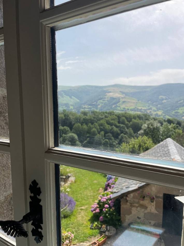Location de vacances, avec Jardin dans Parc naturel régional des Volcans d'Auvergne - 4