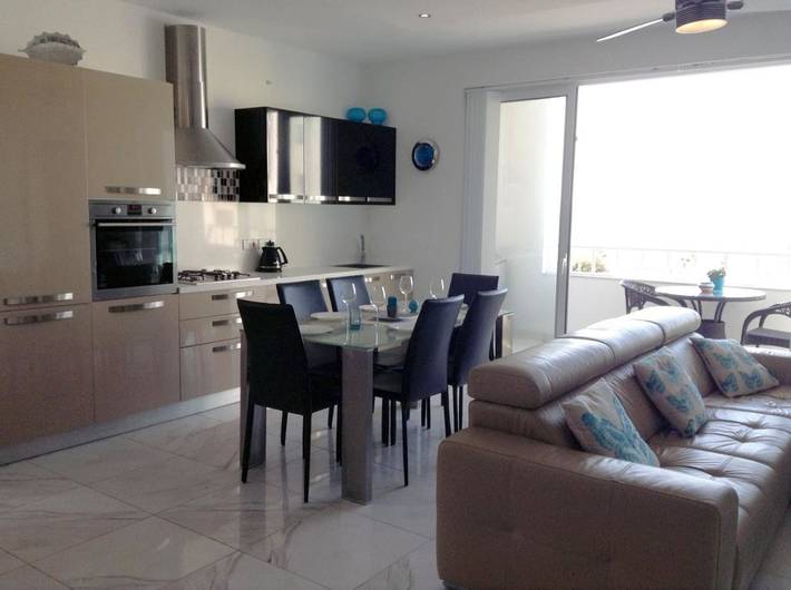 Gîte pour 6 personnes, avec Balcon ainsi que Terrasse et Piscine dans Qawra - 2