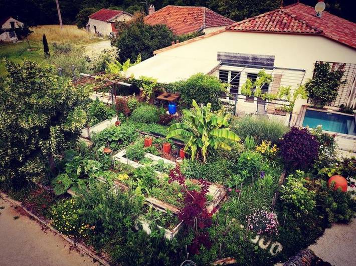 Location de vacances pour 10 personnes, avec Terrasse ainsi que Jardin et Piscine à Villesèque