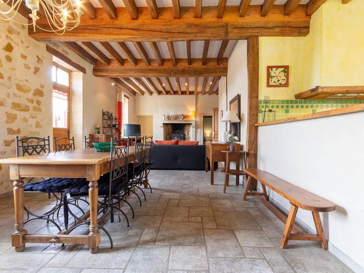 Renoviertes Bauernhaus nahe Morvan mit Garten und Kinderspielbereich in Saint-Gratien-Savigny, Nièvre