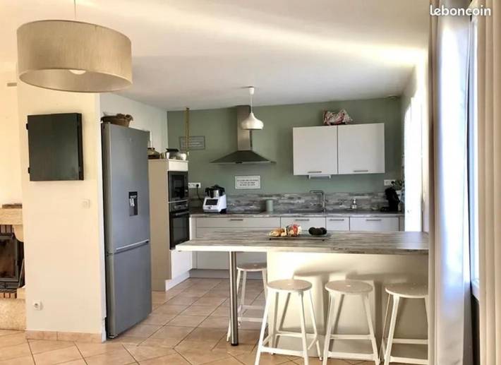 Gîte pour 4 personnes, avec terrasse dans Soulitré
