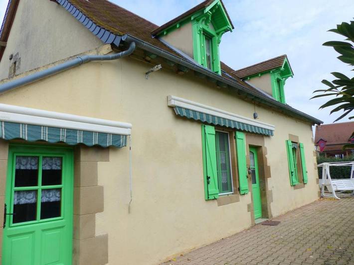 Location de vacances pour 6 personnes, avec terrasse et jardin à Saint-Aubin-le-Monial - 2