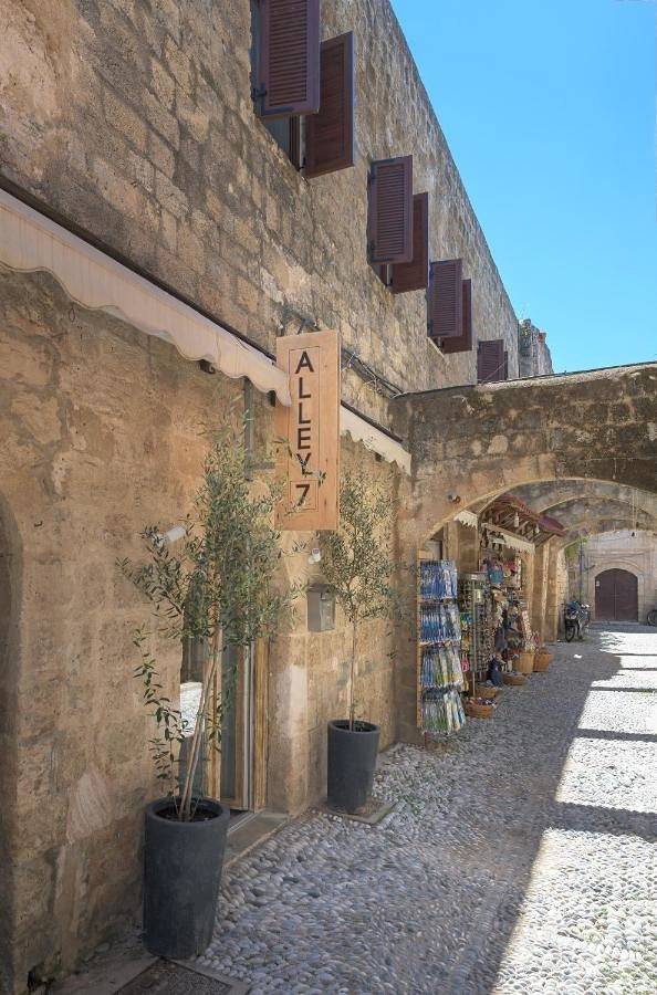 Casa de huéspuedes para 2 personas, con terraza y jacuzzi en Rodas