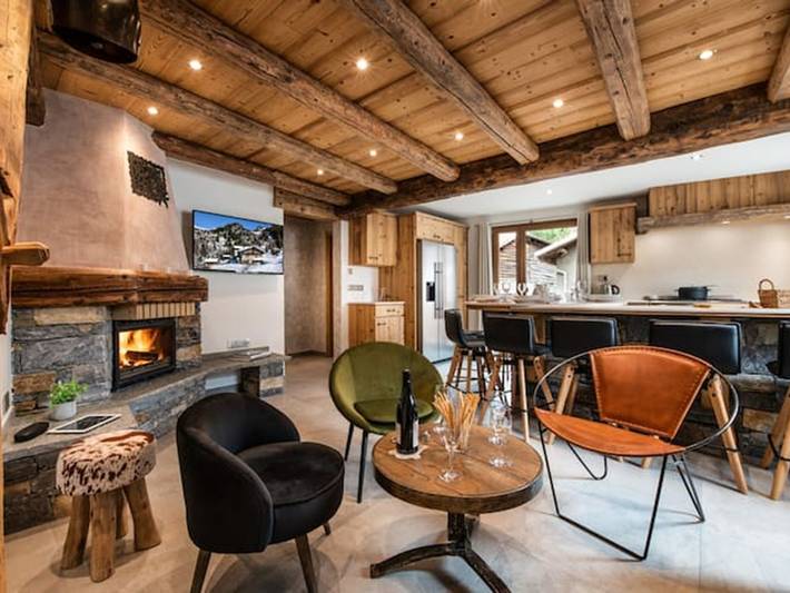 Gîte pour 12 personnes, avec Jacuzzi et Sauna dans Longefoy