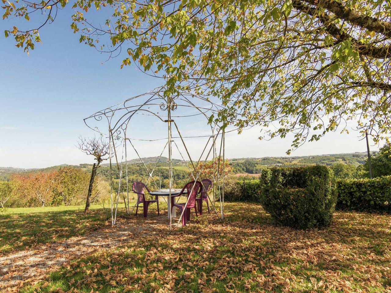 Maison de vacances pour 6 personnes avec jardin in Brignac-la-Plaine, Région de Brive-la-Gaillarde