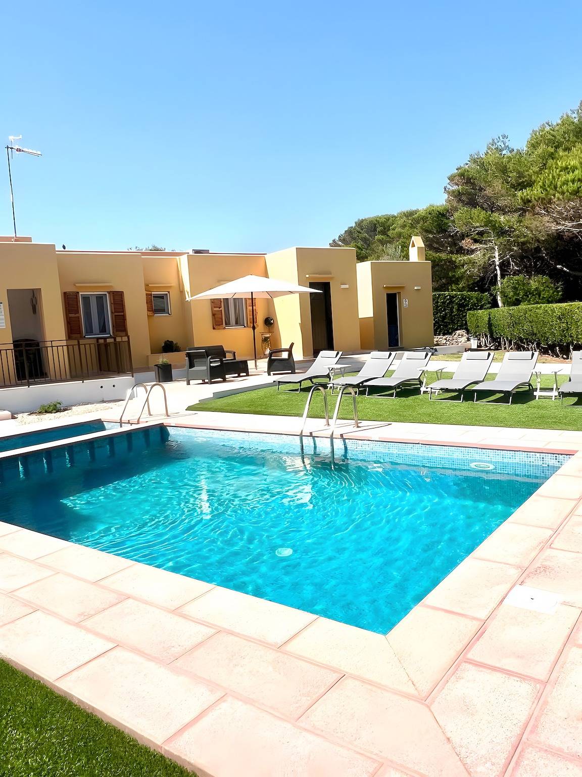 Villa 'Faro 66' con piscina privada, Wi-Fi y aire acondicionado in Cap d'Artrutx, Ciudadela