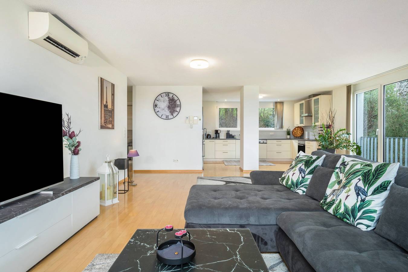 Apartamento entero, Apartamento 'Cocoon Am Schloß Top 2' con vistas al lago, Wi-Fi y aire acondicionado in Lochau, Bodensee-Vorarlberg