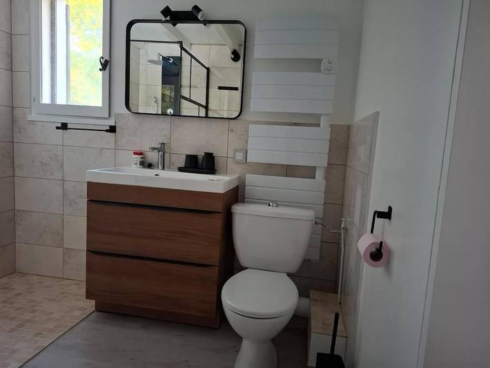 Location de vacances pour 6 personnes, avec vue ainsi que terrasse et piscine, animaux acceptés à Méjannes-le-Clap - 4