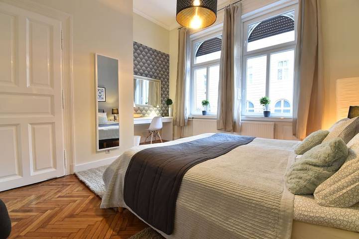 Ganze Wohnung, Trendy 3 Schlafzimmer / 3 Badezimmer Wohnung in Budapest, Danube-Ipoly National Park