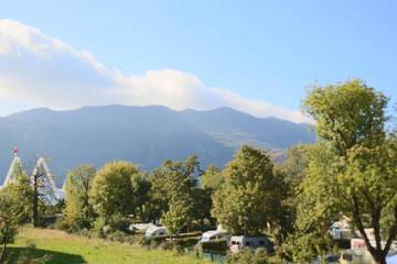 Gîte pour 2 personnes, avec terrasse et vue dans Esplanade du Lac ( Aix-les-Bains)