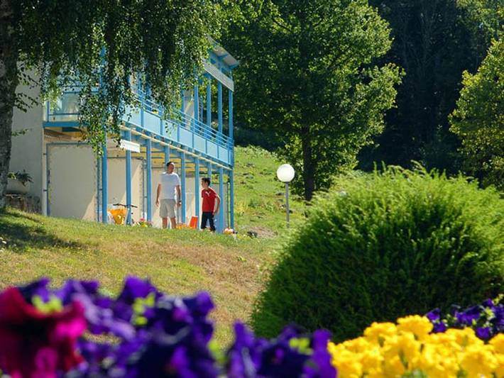Gîte pour 4 personnes, avec sauna ainsi que vue sur le lac et balcon dans Lac du Laouzas - 2
