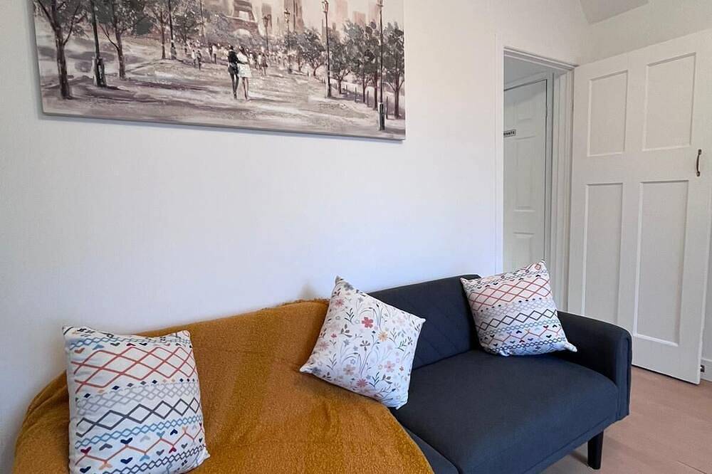 Family-Friendly 2Br Home • Ideal for Hospital Stays & Business in Nottingham, East Midlands