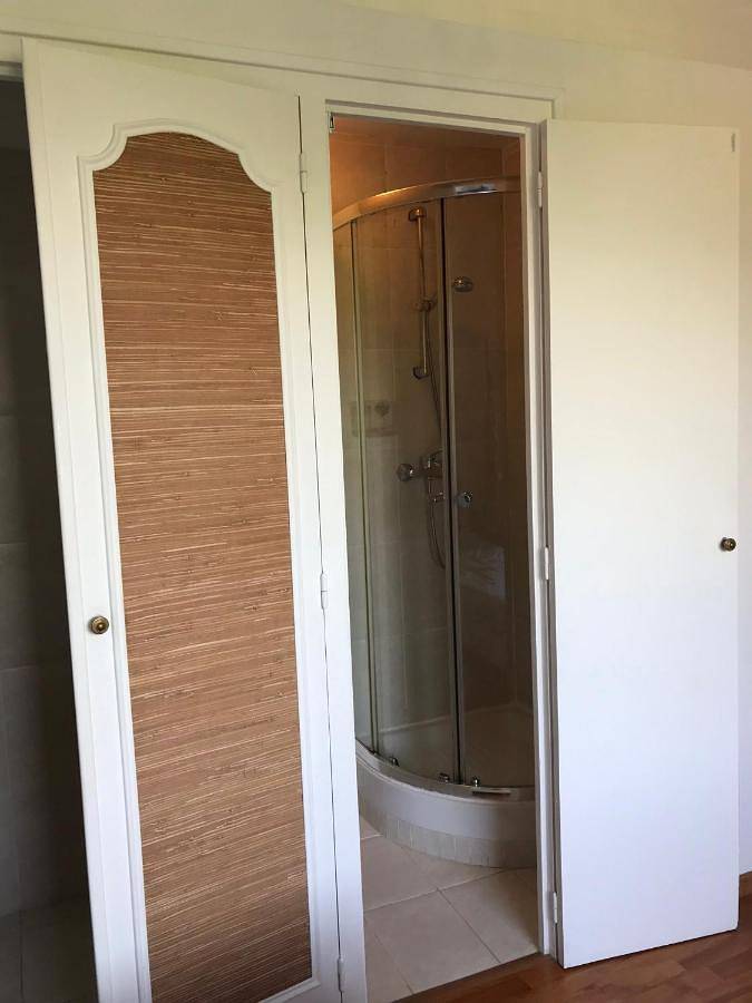 Double Room with Private Bathroom in Urrugne, Région de Bayonne