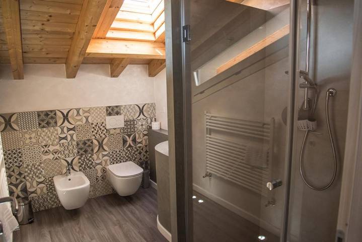 Location de vacances pour 2 personnes, avec Terrasse et Jardin ainsi que Piscine et Vue à Lonato del Garda - 3