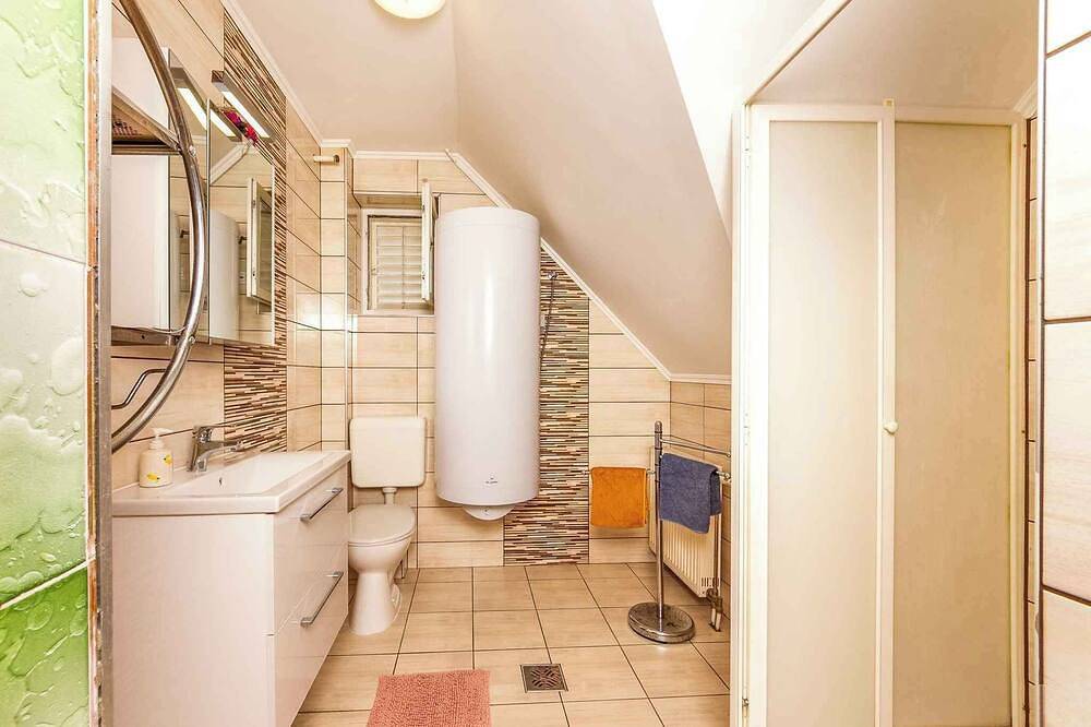 Ganze Wohnung, Ferienwohnung mit Pool und Klimaanleg in Keszthely, Balaton Region
