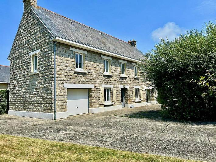 Location de vacances pour 10 personnes, avec vue ainsi que jardin et terrasse, animaux acceptés dans Plage Pors Carn - 3