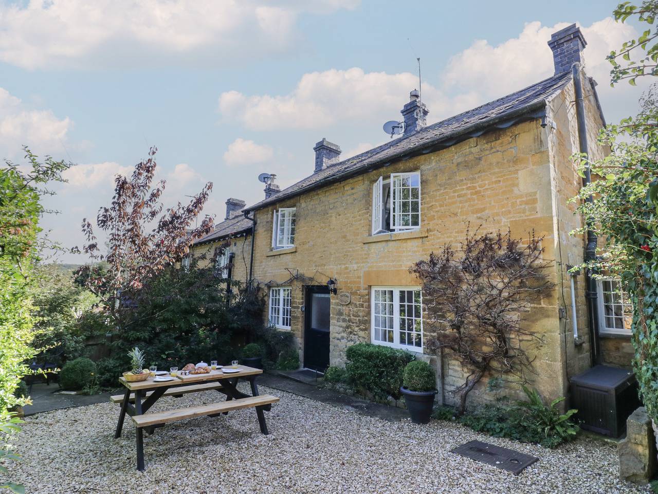 Jackdaw Cottage in Blockley, Gloucestershire
